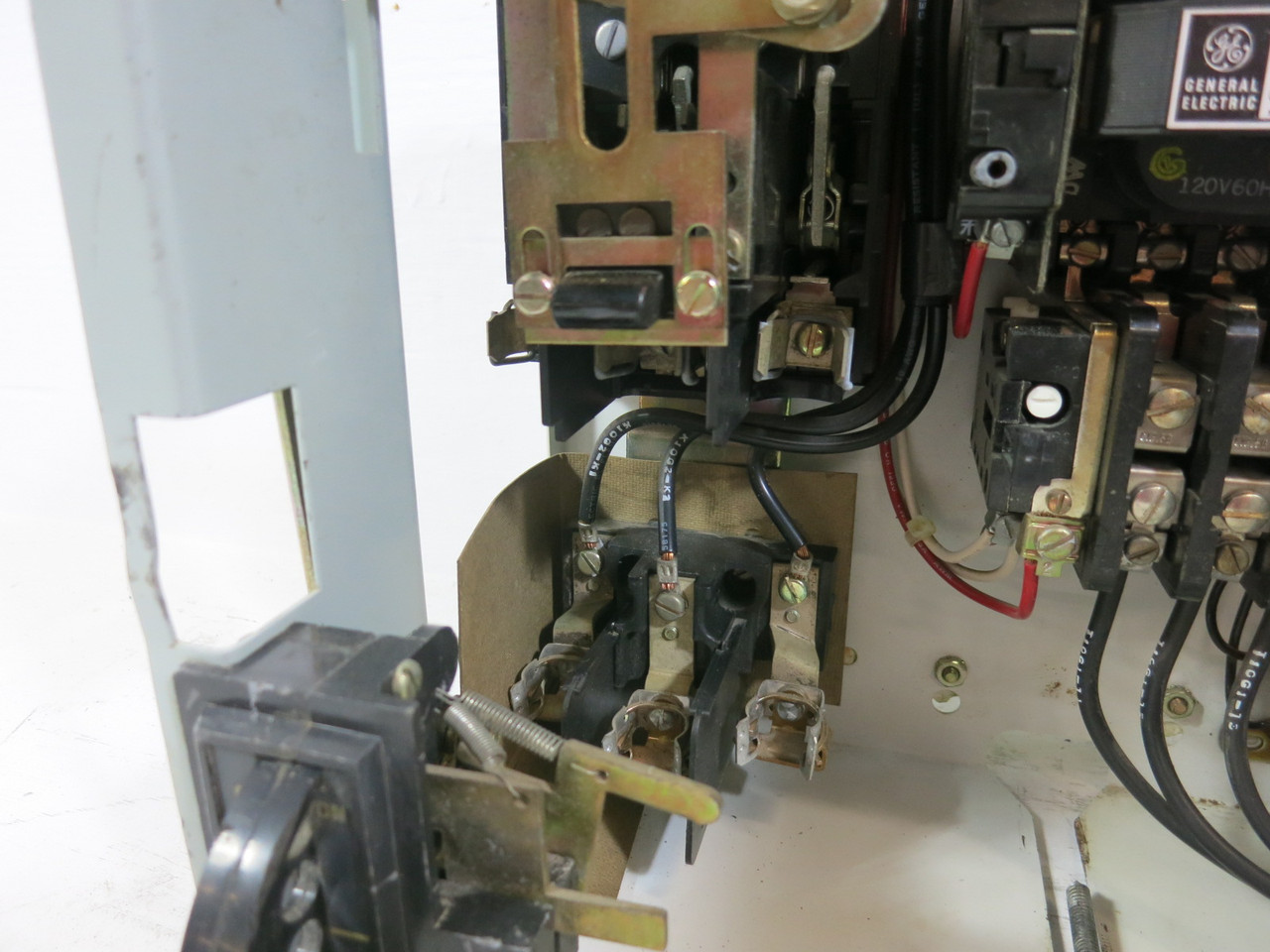 General Electric GE 8000 30 Amp Fusible Size 1 Starter 12" MCC Bucket Fuse 30A (BJ1172-2)