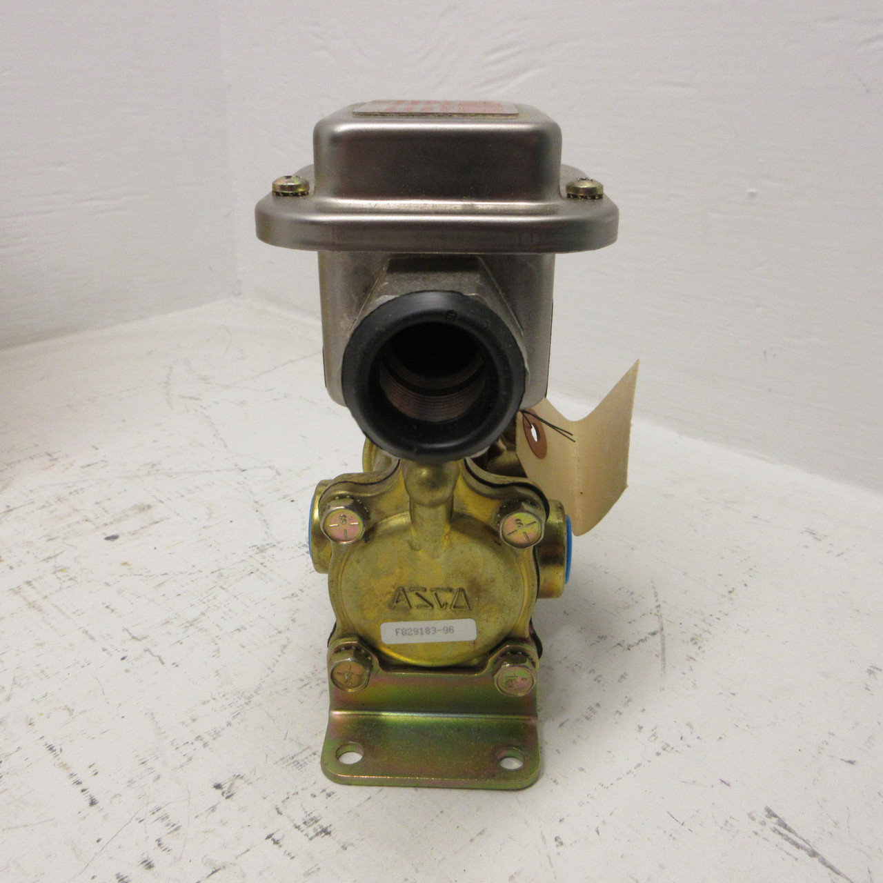 NEW Asco Red-Hat NPK8316A54E Solenoid Valve Pipe: 3/8 17.4W 125VDC 10-175PSI NIB (AH1697-1)