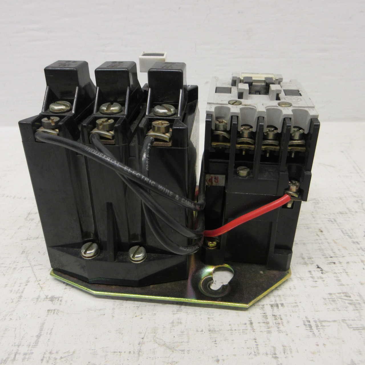 Allen Bradley 509-TOA Ser B Size 00 Motor Starter 120V Coil 9A 600VAC w/ Heaters (AH1696-1)