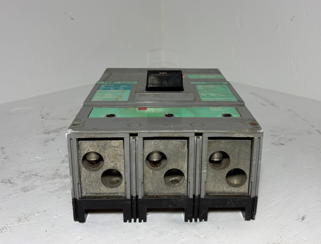 Siemens LXD63B500 500A Sentron Circuit Breaker Type LXD6 3P 600V I-T-E 500 Amp (EM6011-1)