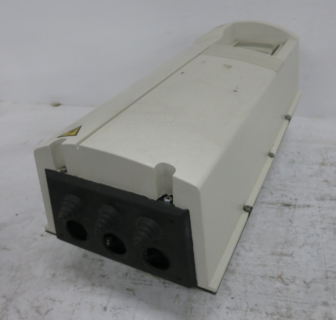 ABB ACH401600935 10 HP ACH 400 AC VS Drive 480V HVAC Fan Pump 15.3A VFD ACH400 (DW8649-1)