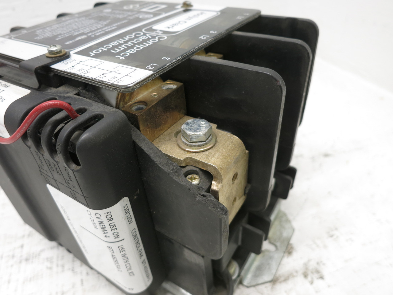 Joslyn Clark CV13U03040676 Size 4 Compact Vacuum Contactor 120V Coil CV13U030406 (DW8656-1)