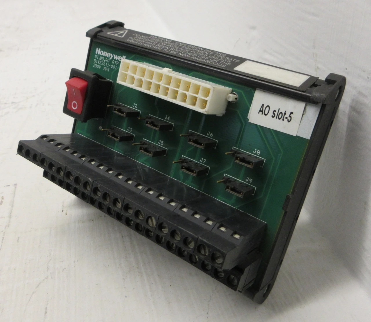 Image of Honeywell 900RTS-0001 Controller DI, DO, AO RTP Module Assembly 51452611-001