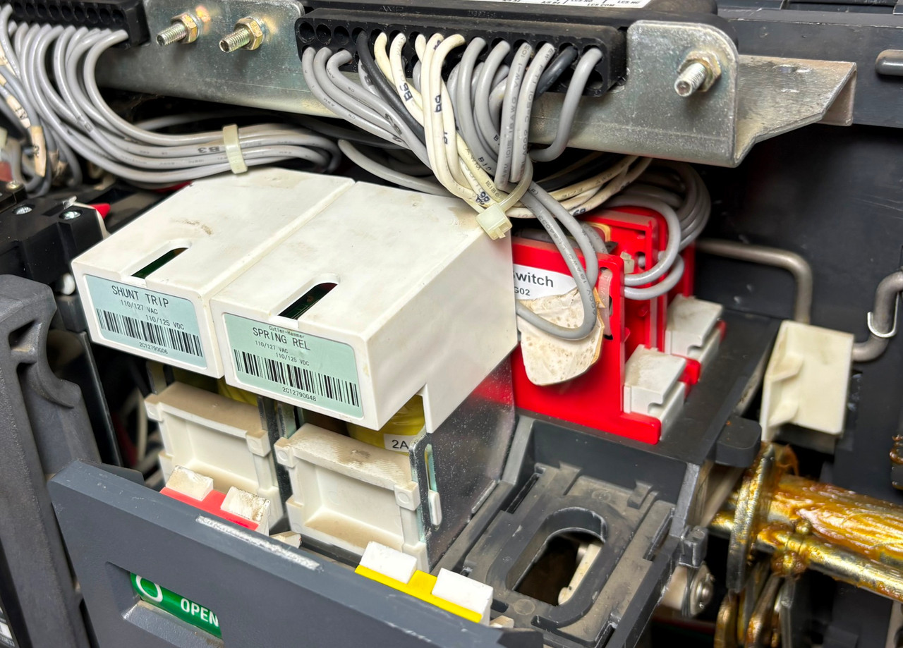 Eaton MDSC20 2000A Magnum DS Circuit Breaker w/ 2000 Amp Trip LSI Shunt & Aux EO (EM5990-1)