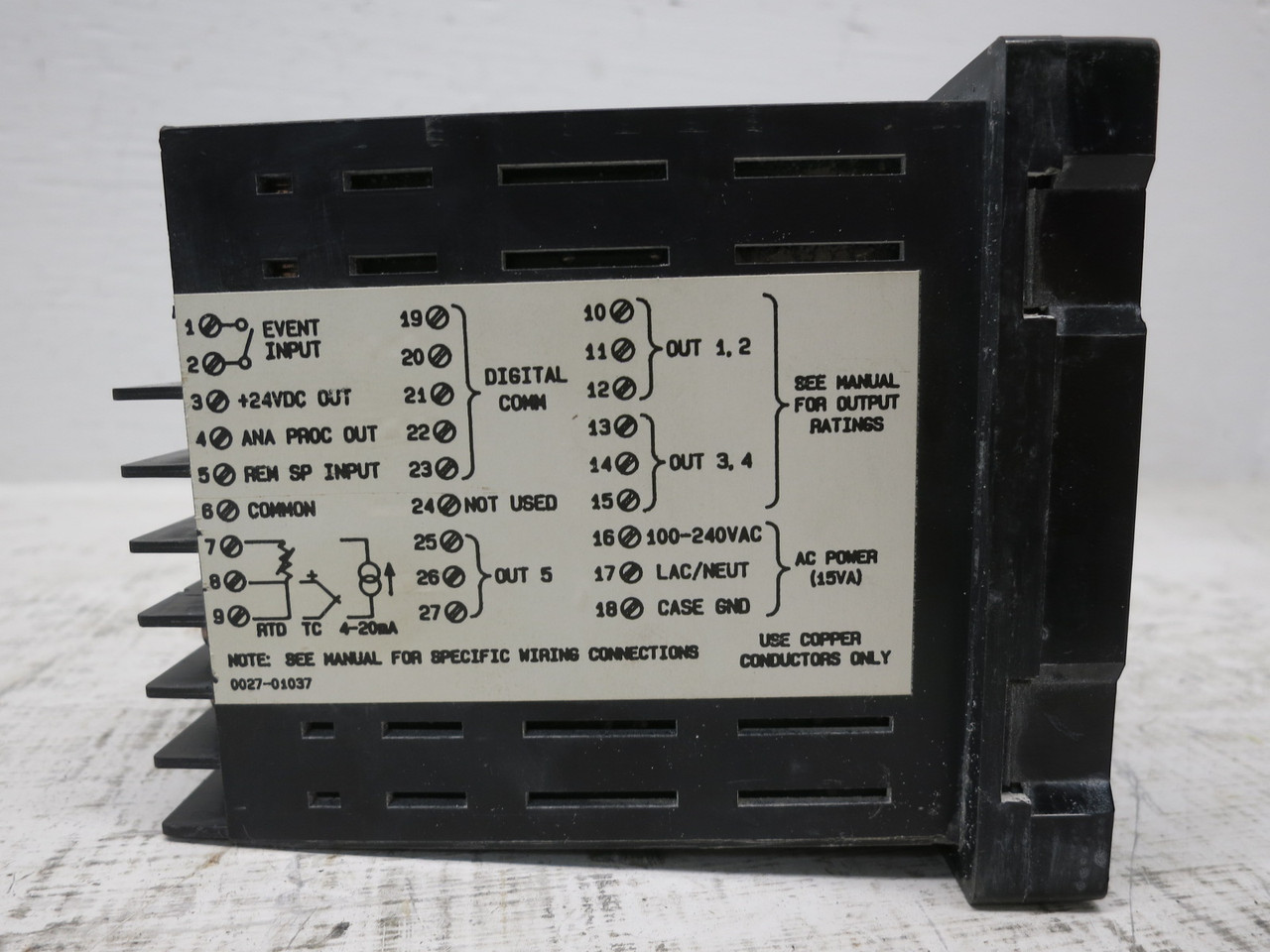 Chromalox 2104-AO100 Digital Temperature Controller Process Control 2104-A0100 (DW8704-1)