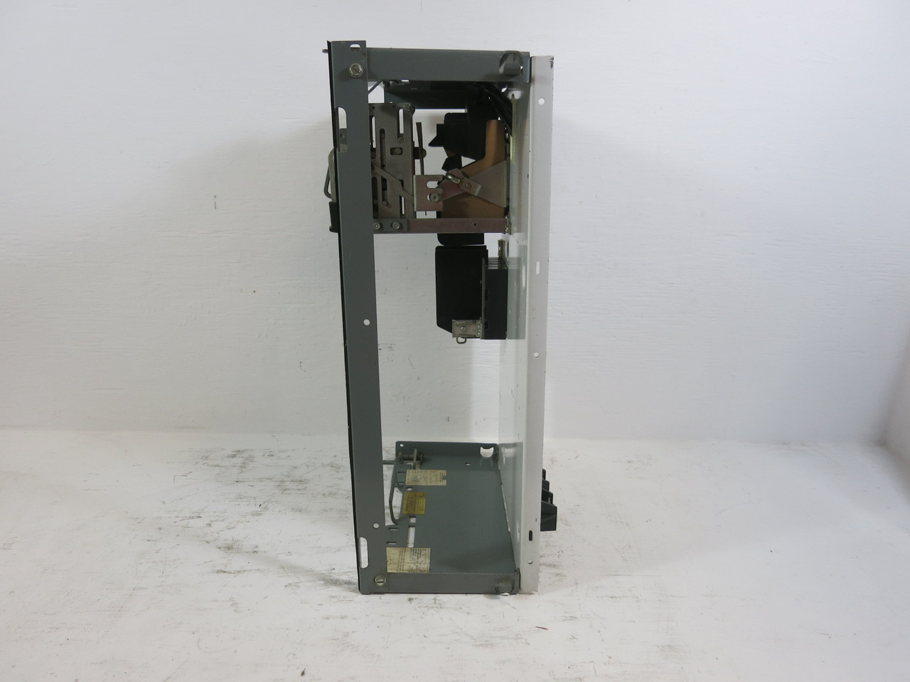 Cutler Hammer F10 Unitrol 100A MCC Feeder Bucket Fusible Type 24" 100 Amp Fused (BJ1190-1)