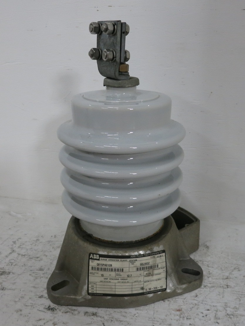 ABB EXLIM Q Surge Arrester Q015PA012B 15 kV EXLIMQ MCOV 12.7 kV Station (DW8712-3)