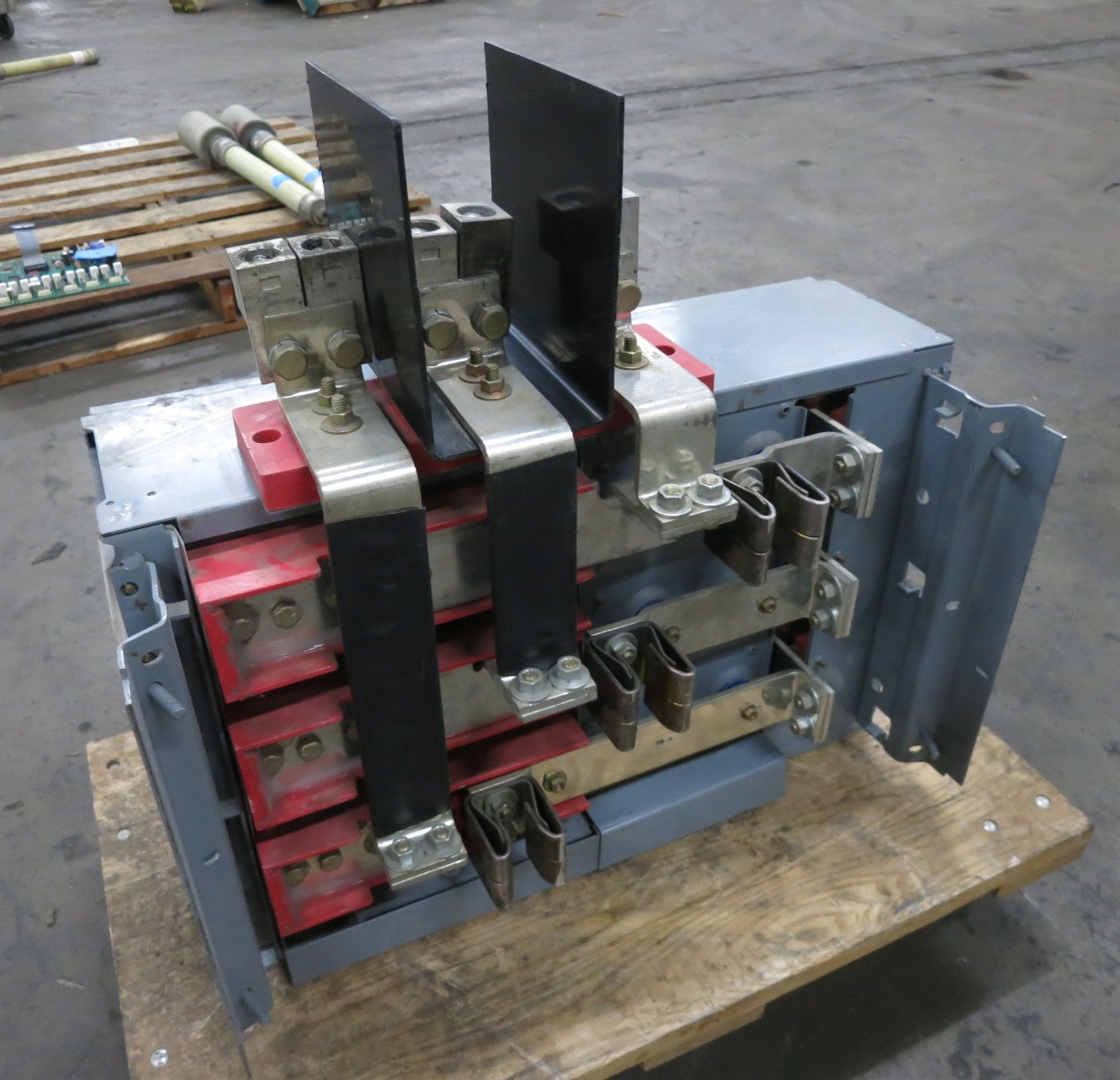 Square D QMB-365-MW 400A 600V Main Fusible Panelboard Switch QMB365MW 400 Amp E1 (DW8719-1)