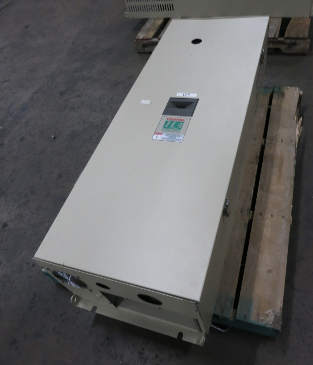 Toshiba VT130H3U420K 200 HP H3 Tosvert-130 Transistor Inverter AC VS Drive 460V (DW8718-2)