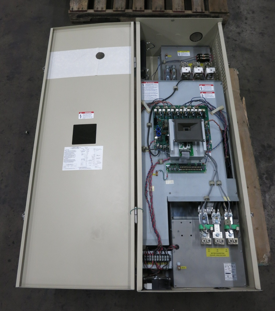 Toshiba VT130H3U420K 200 HP H3 Tosvert-130 Transistor Inverter AC VS Drive 460V (DW8718-2)