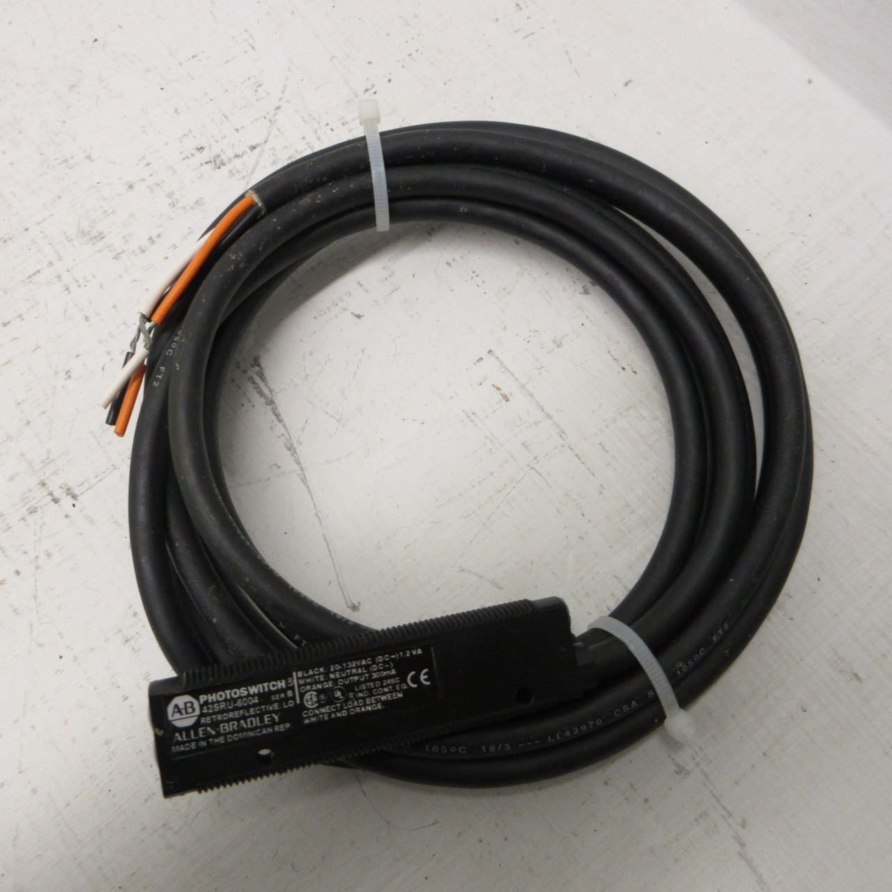 NEW Allen Bradley 42SRU-6004 Ser B PhotoSwitch Retroreflective Control 20-132V (AH1771-1)