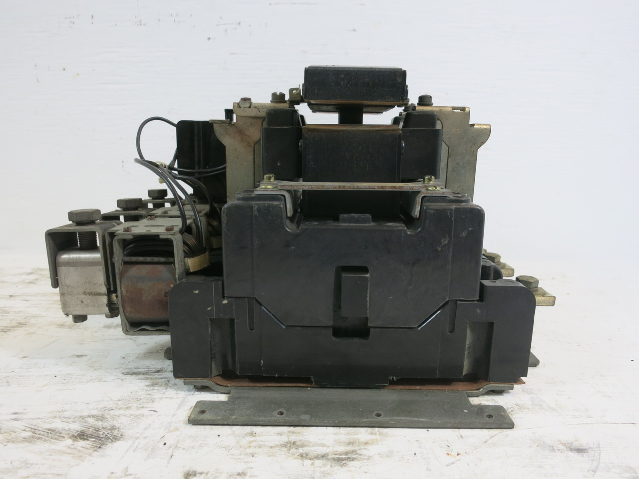 General Electric CR306G0**BANA Size 5 Motor Starter 480V Coil 270A 200 HP Sz5 GE (BJ2017-1)