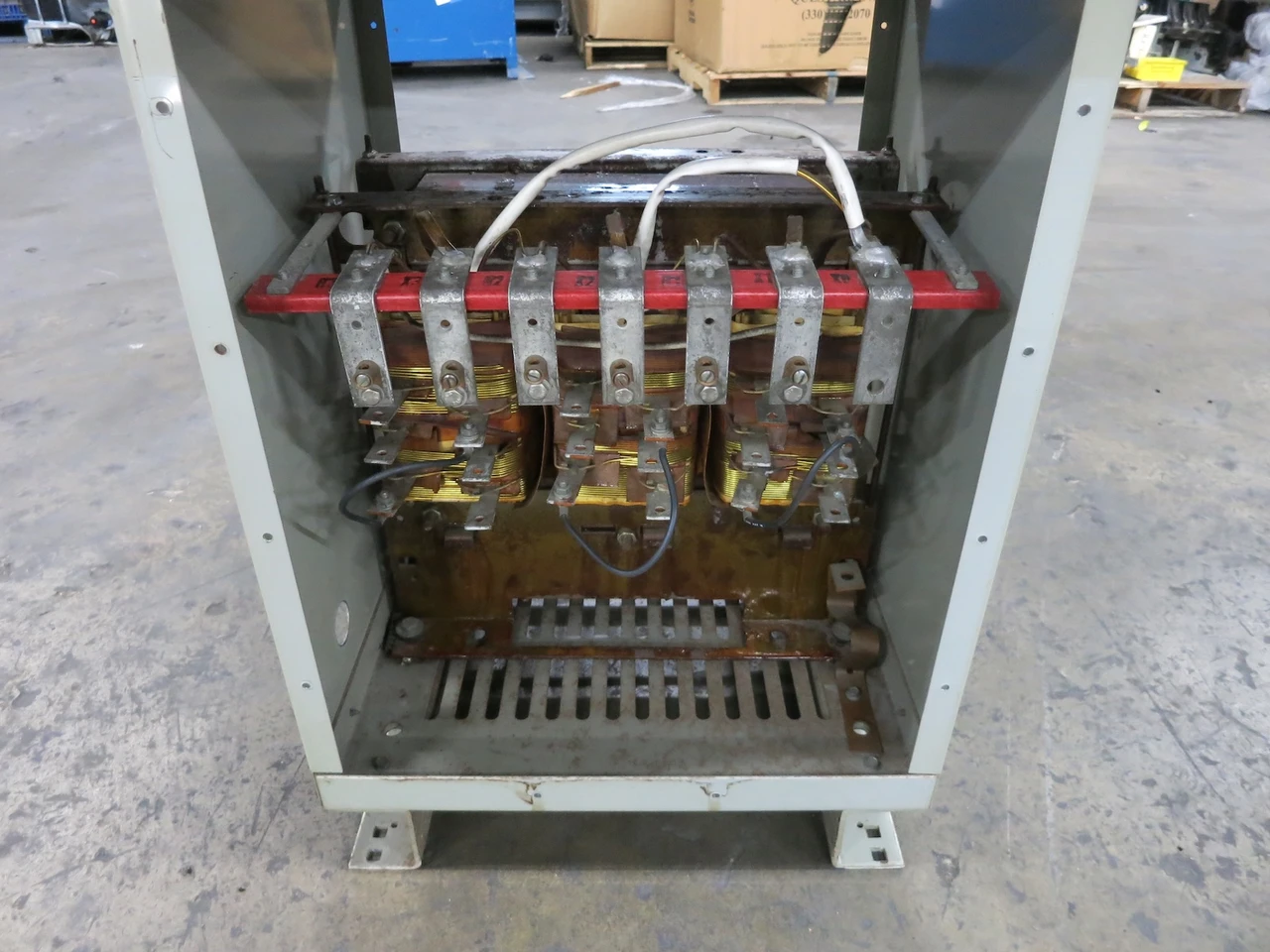 GE 15 kVA 575 Delta to 230Y/133 V 3PH Dry Type Transformer 575V - 230V (DW7775-1)