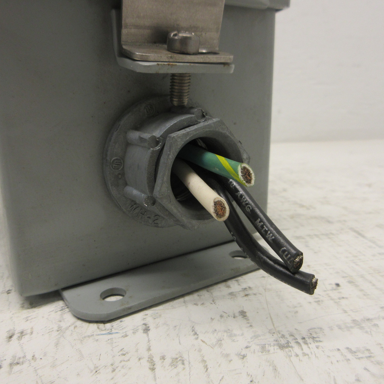 The IT Protector SP-1S 120/240C Transient Voltage Surge Suppressor 1PH ZC03-006 (AH1811-1)