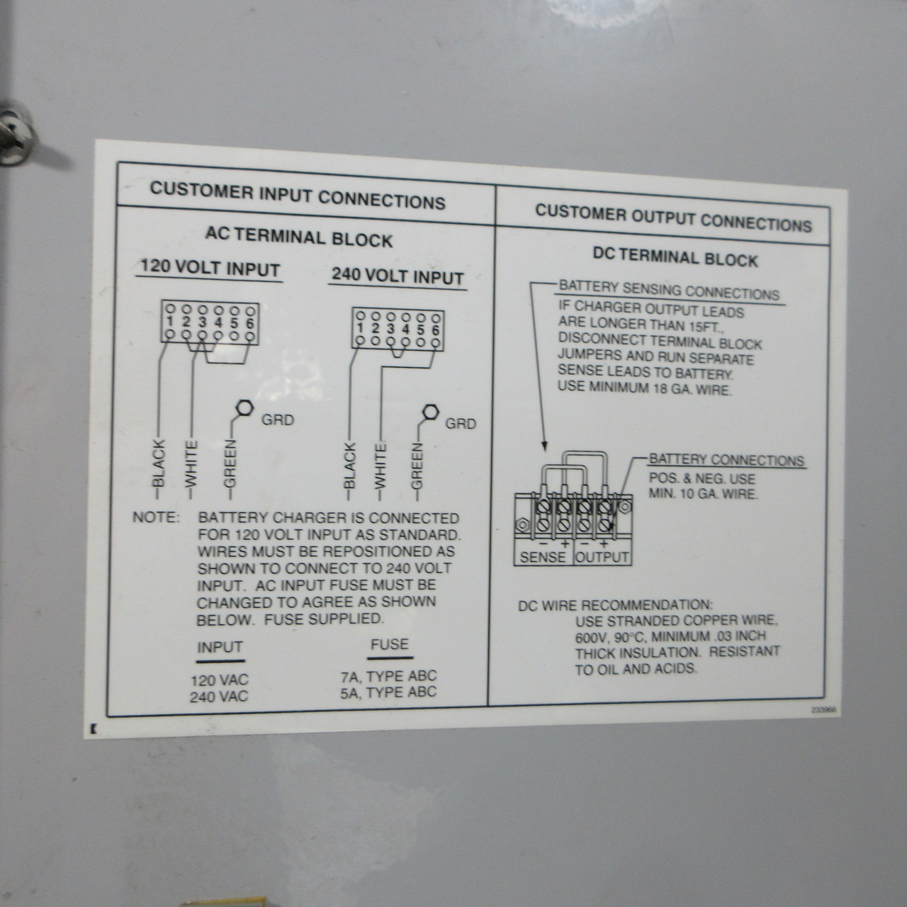 Spectrum Detroit Diesel B-325335 Automatic Battery Charger 120/240VAC 26VDC (AH1813-1)