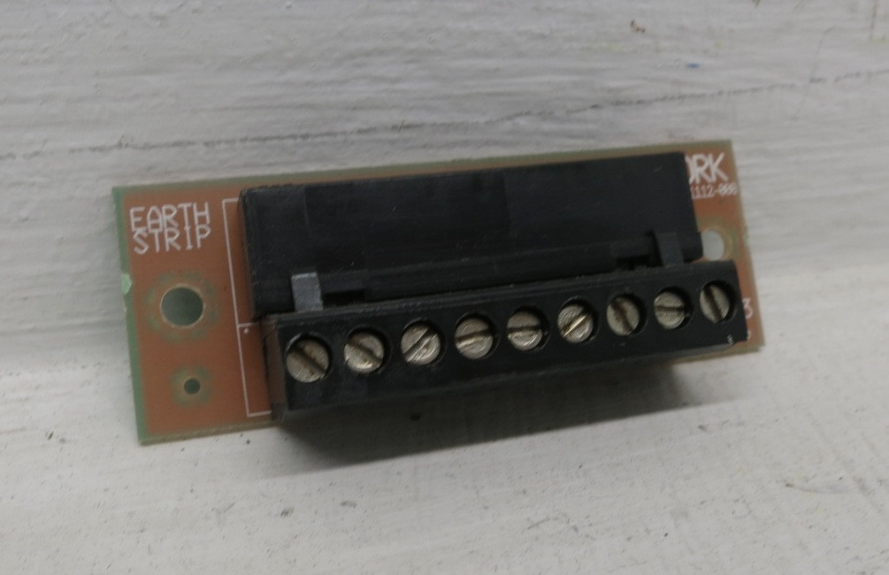 Image of York 031-01112-000 Chiller Earth Strip Card Control Board MC1103 MS406