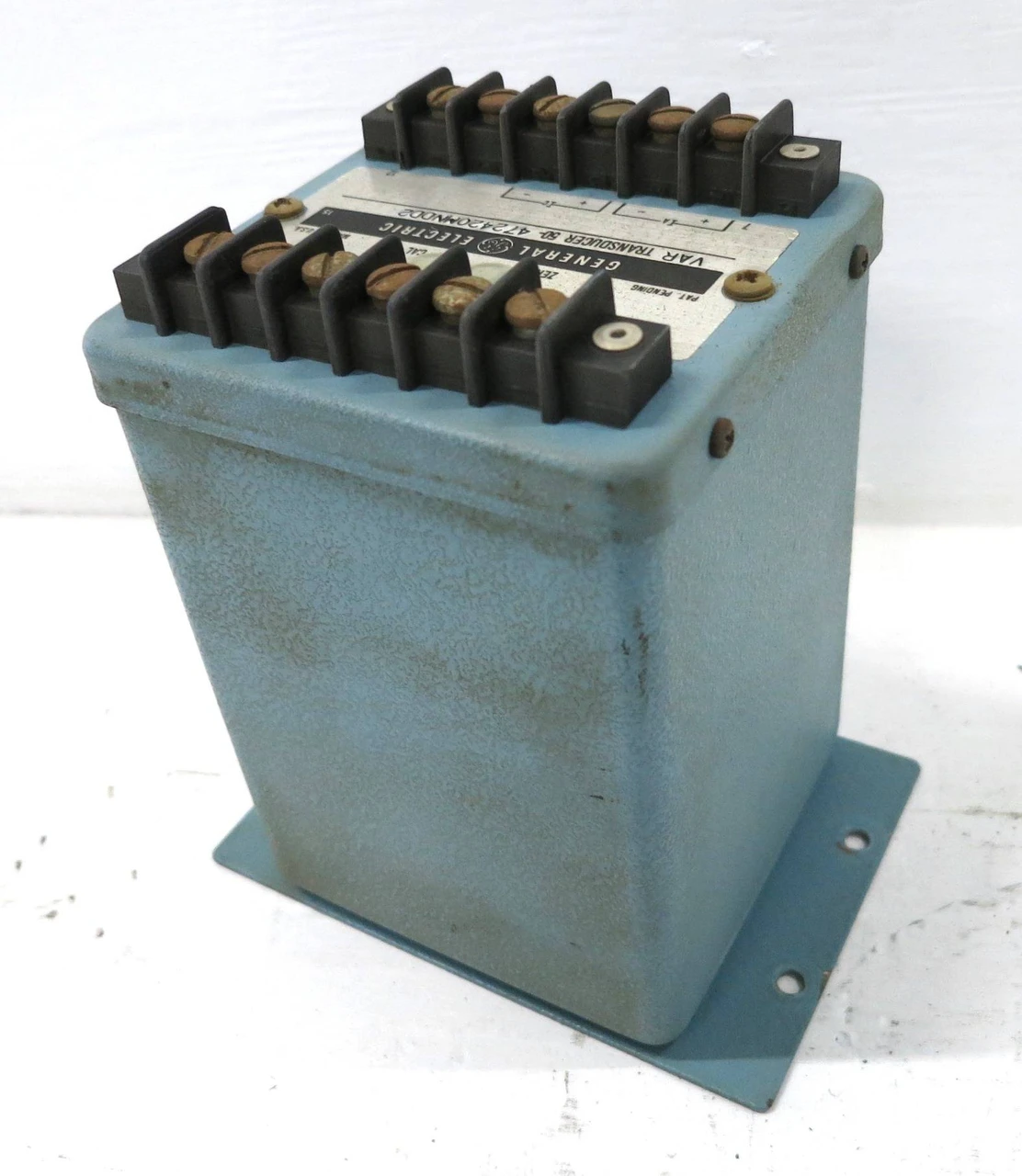 3rd Image of DW1822-R1
