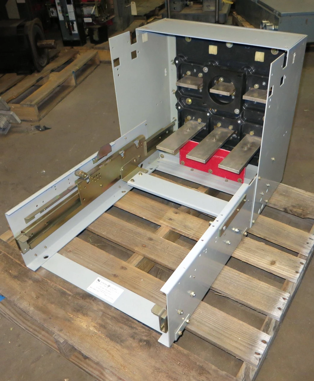 General Electric A.C Power Switch TAK5SRF2 1600 Amp Device Adapter DO Chassis GE (GA0048-R1-2)