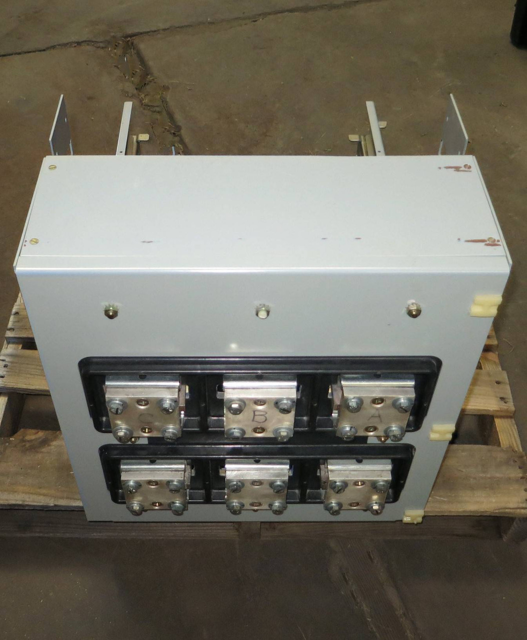 General Electric A.C Power Switch TAK5SRF2 1600 Amp Device Adapter DO Chassis GE (GA0048-R1-2)