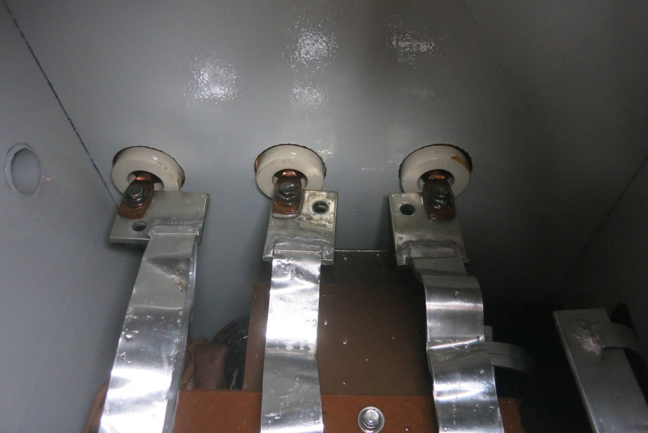 GE 1500/1725 kVA 12470 Delta to 2400 Delta V 3PH Pad Mount Transformer 2400V (PM3005-R1-1)