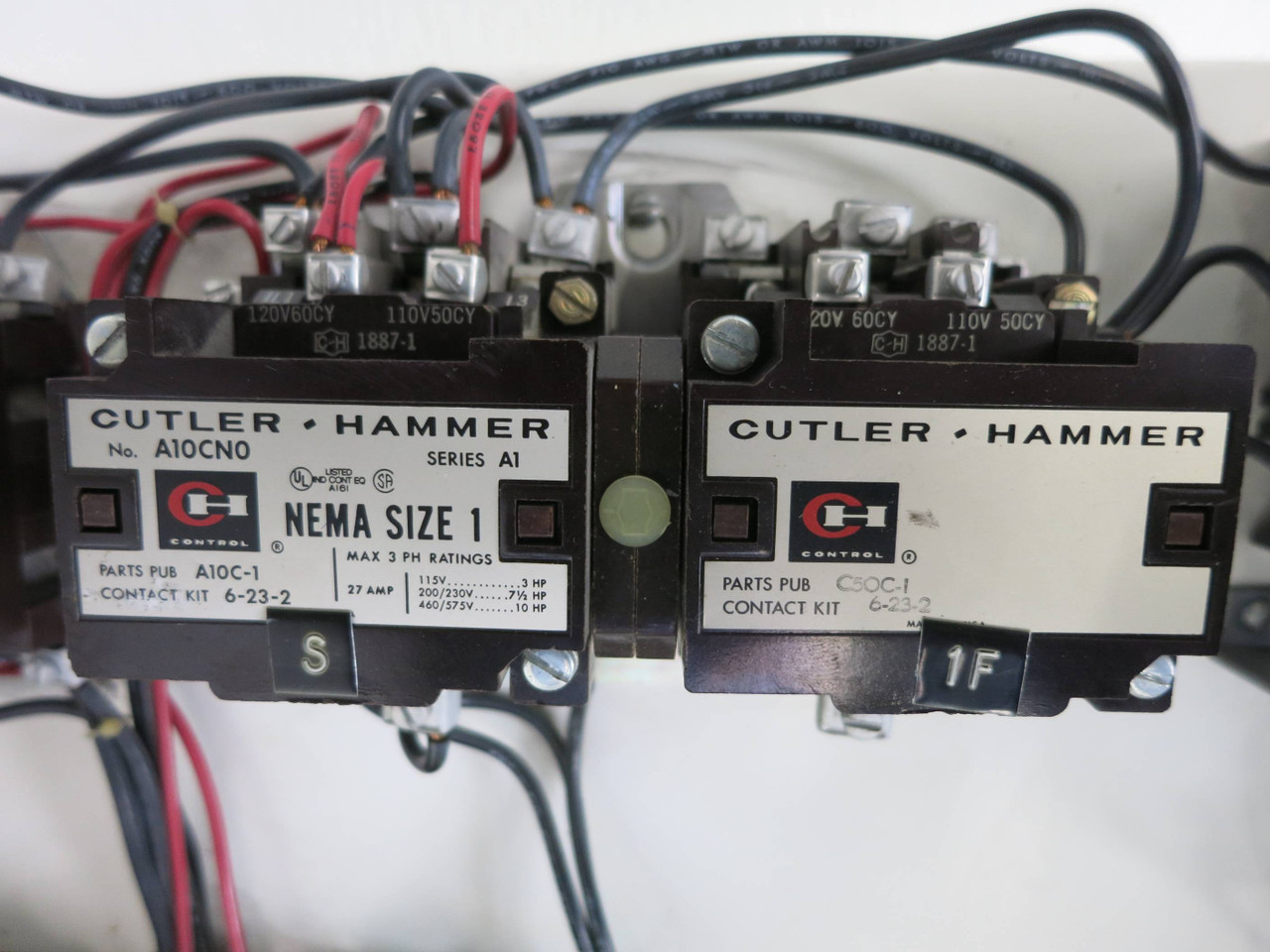 Cutler Hammer F10 Unitrol 40A Breaker Size 1 2-Speed Reversing 24" MCC Bucket (DW1931-R1-1)