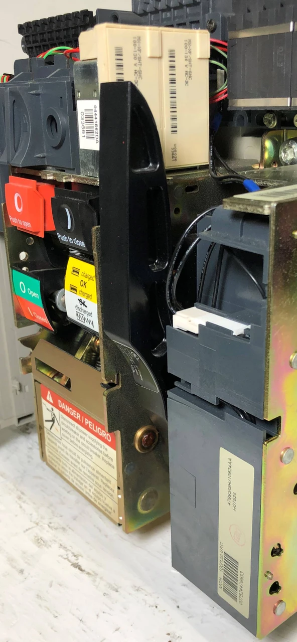 Square D NW08H2 800A MasterPact EO Breaker LSI 800 Amp 5.0P Trip Shunt & Fingers (EM3881-R1-2)