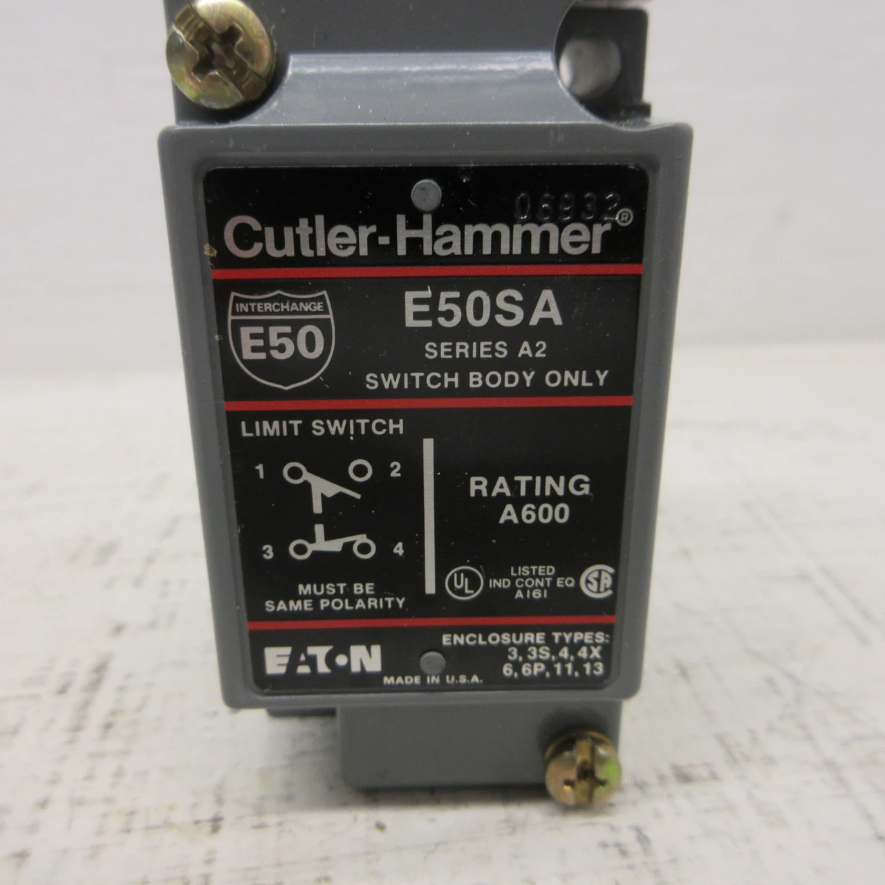 NEW Cutler-Hammer E50AT1 Limit Switch Top Pushbutton w/ E50SA Body & E50DT1 Head (AH1848-2)
