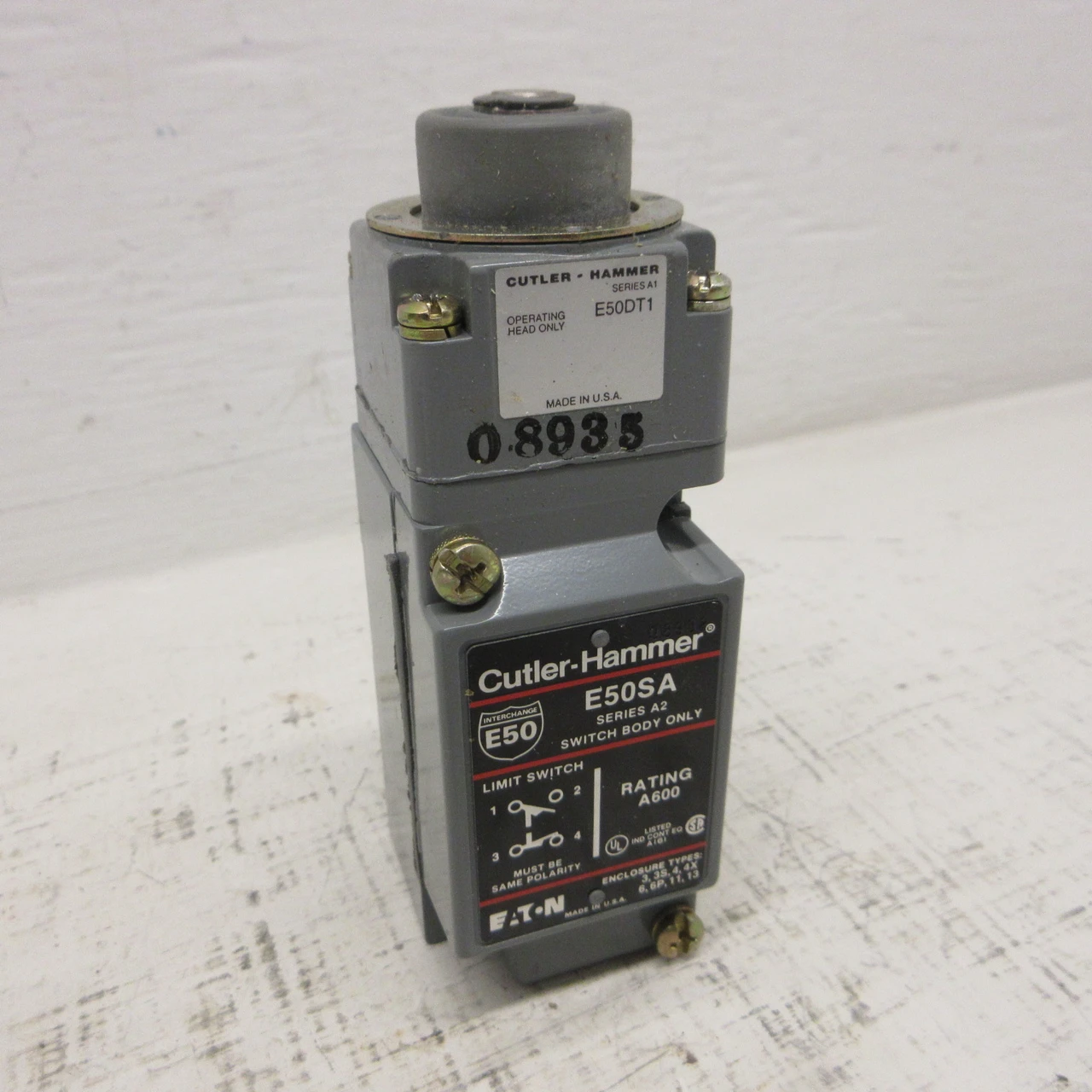 Image of NEW Cutler-Hammer E50AT1 Limit Switch Top Pushbutton w/ E50SA Body & E50DT1 Head