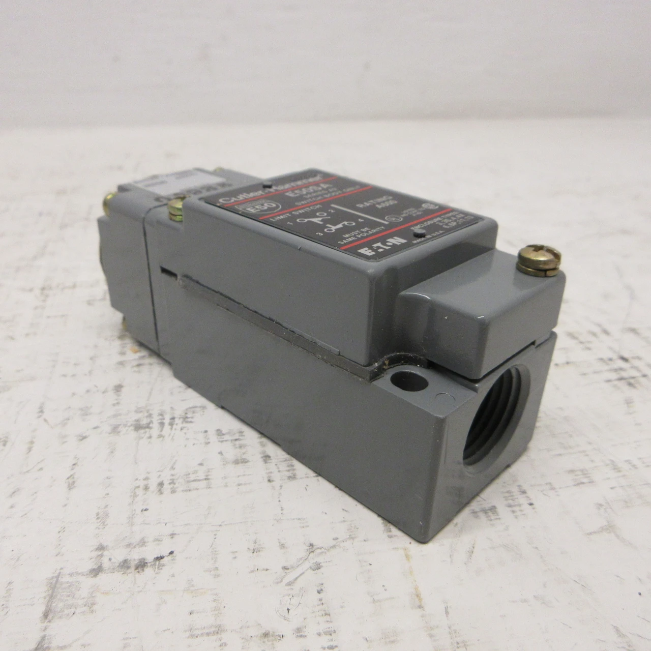 NEW Cutler-Hammer E50AT1 Limit Switch Top Pushbutton w/ E50SA Body & E50DT1 Head (AH1849-1)