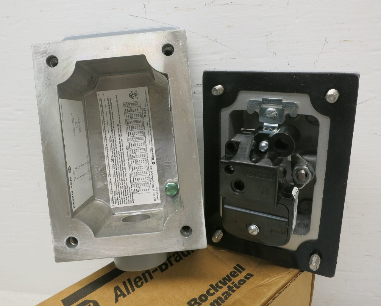 NEW Allen Bradley 600-TCX5 Ser D Manual Starting Switch 2 Pole Toggle NEMA 4 NIB (DW8885-1)