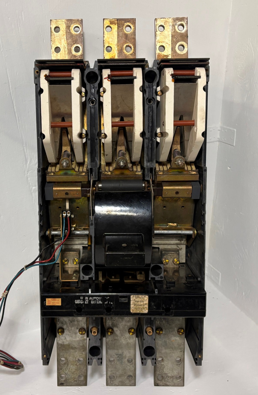 Westinghouse PBF32000F 2000A Molded Case Switch w/ Aux 3P 600V 2000 Amp FLAW (EM6029-1)