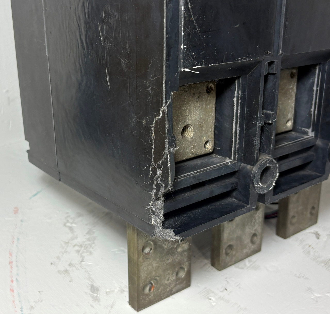 Westinghouse PBF32000F 2000A Molded Case Switch w/ Aux 3P 600V 2000 Amp FLAW (EM6029-1)
