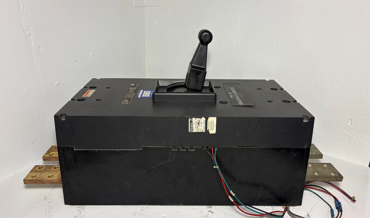 Westinghouse PBF32000F 2000A Molded Case Switch w/ Aux 3P 600V 2000 Amp FLAW (EM6029-1)