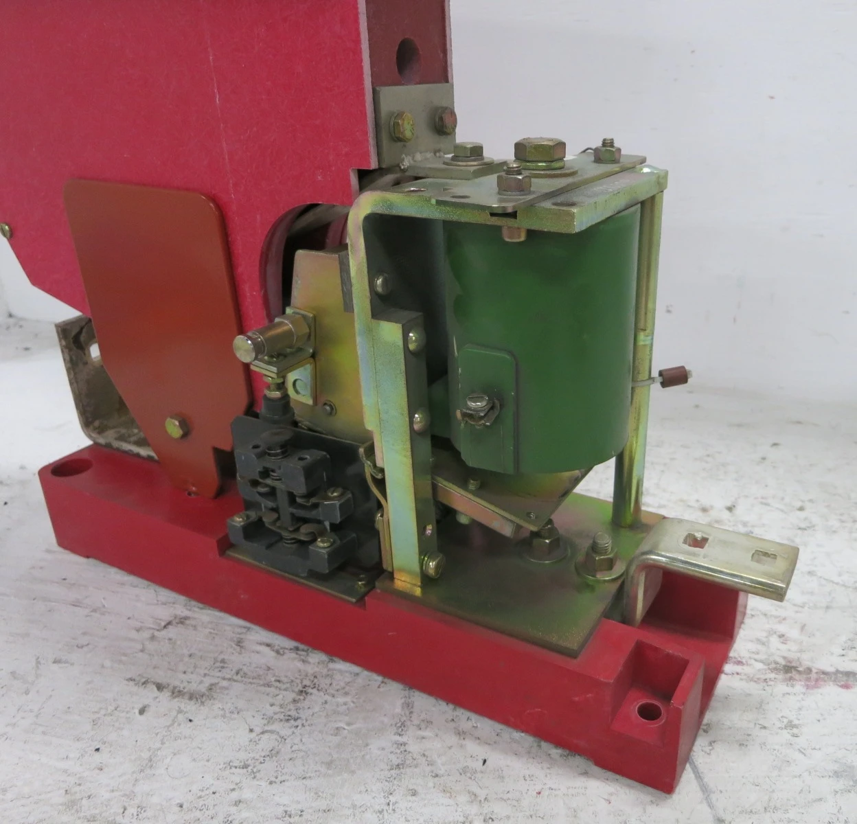 GE 246B2323AA-G02 2500A DC Contactor 22D75G10A 100 VDC Coil Big Red EX2000 2500 (DW8894-2)