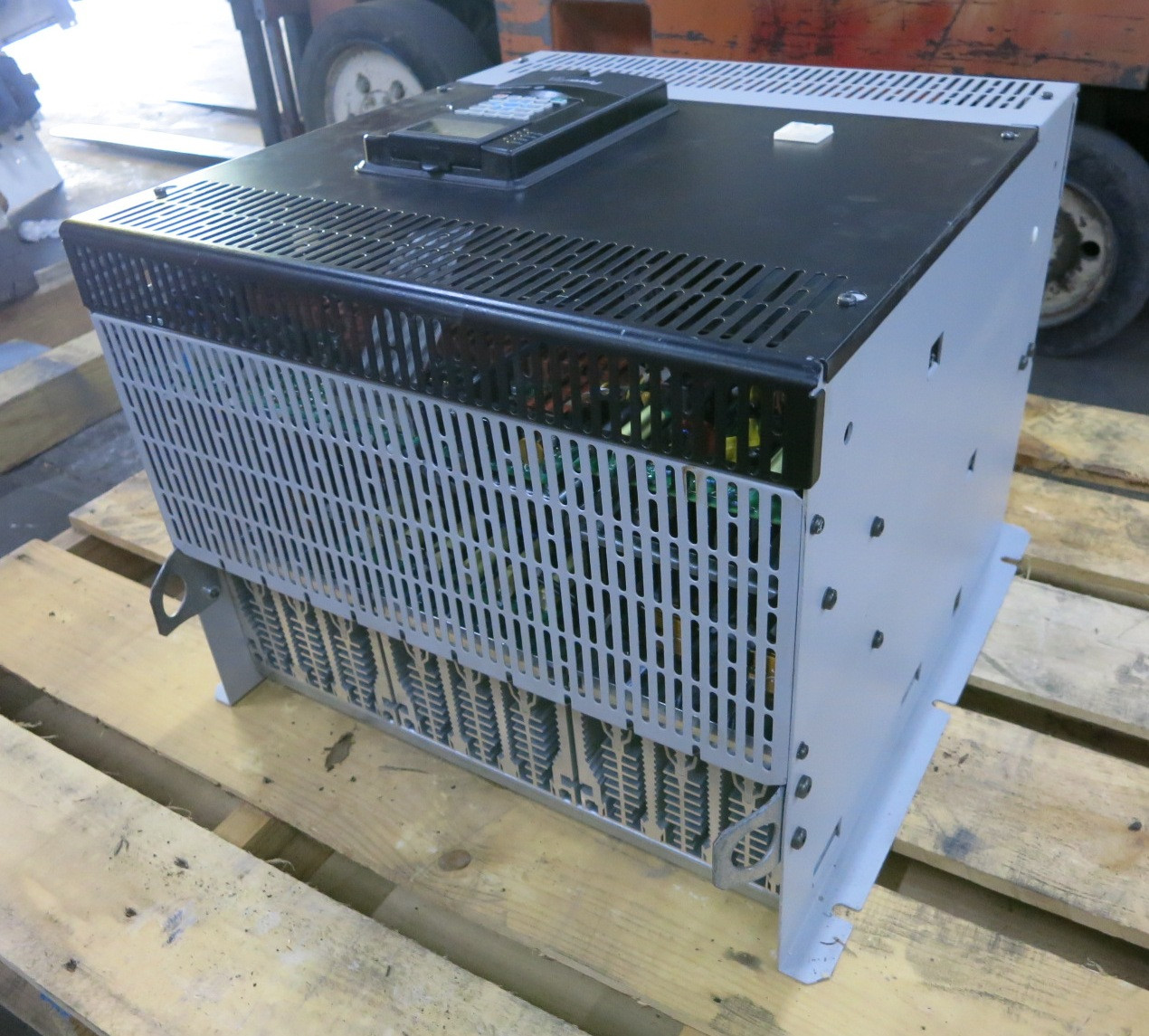Allen Bradley 20P41AD667RA0NNN 400 HP PowerFlex DC VS Drive 667A 500 VDC 480V In (DW8904-2)