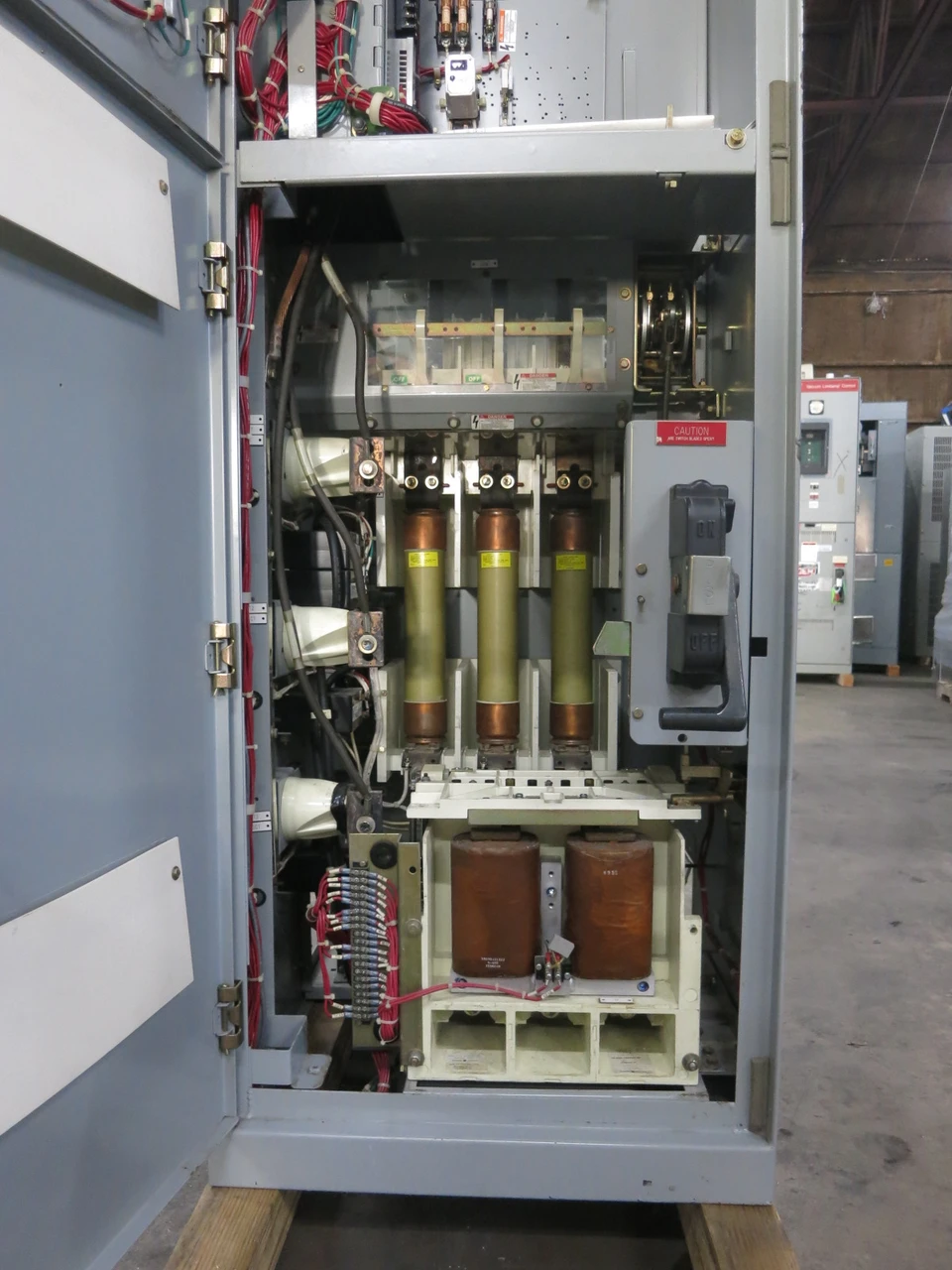 GE Limitamp CR194A118A2 Motor Control Vacuum Contactor 400A 4160V 5kV 328A1159P1 (DW8909-1)