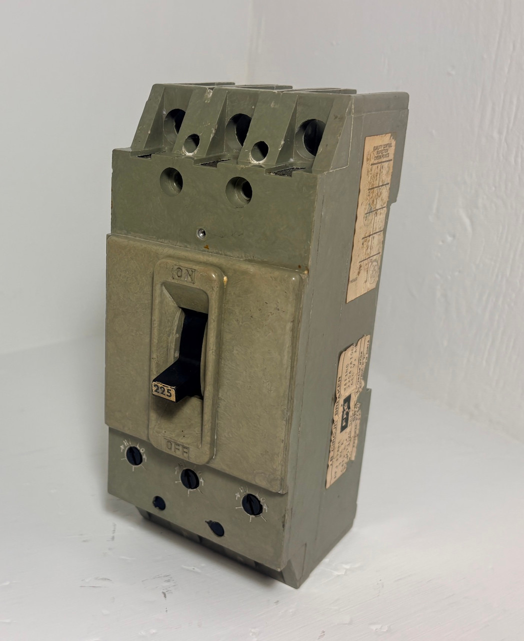 Image of FPE HFJ631225-50C 225A AB Circuit Breaker HFJ 600V Federal Pacific 225 Amp flaw