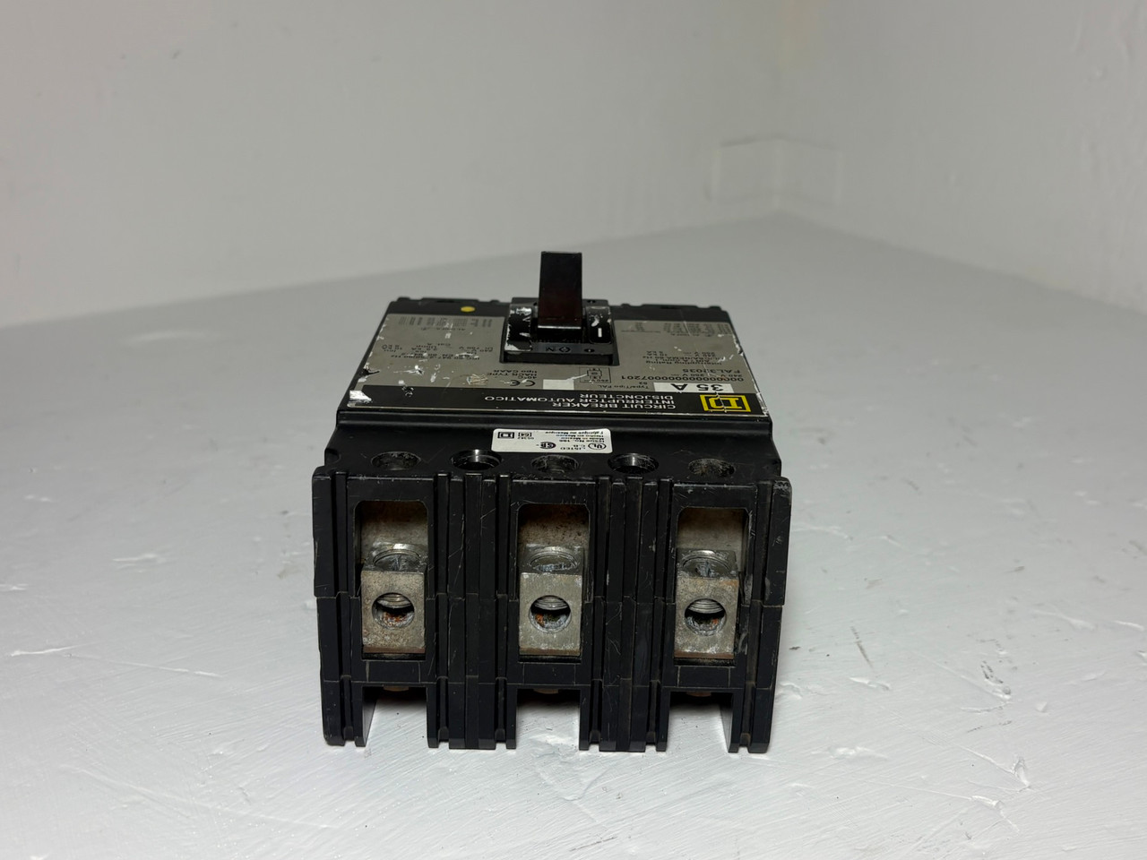 Square D FAL32035 35A Molded Case Circuit Breaker 240V Type FAL 3P 35 Amp HACR (EM6042-1)