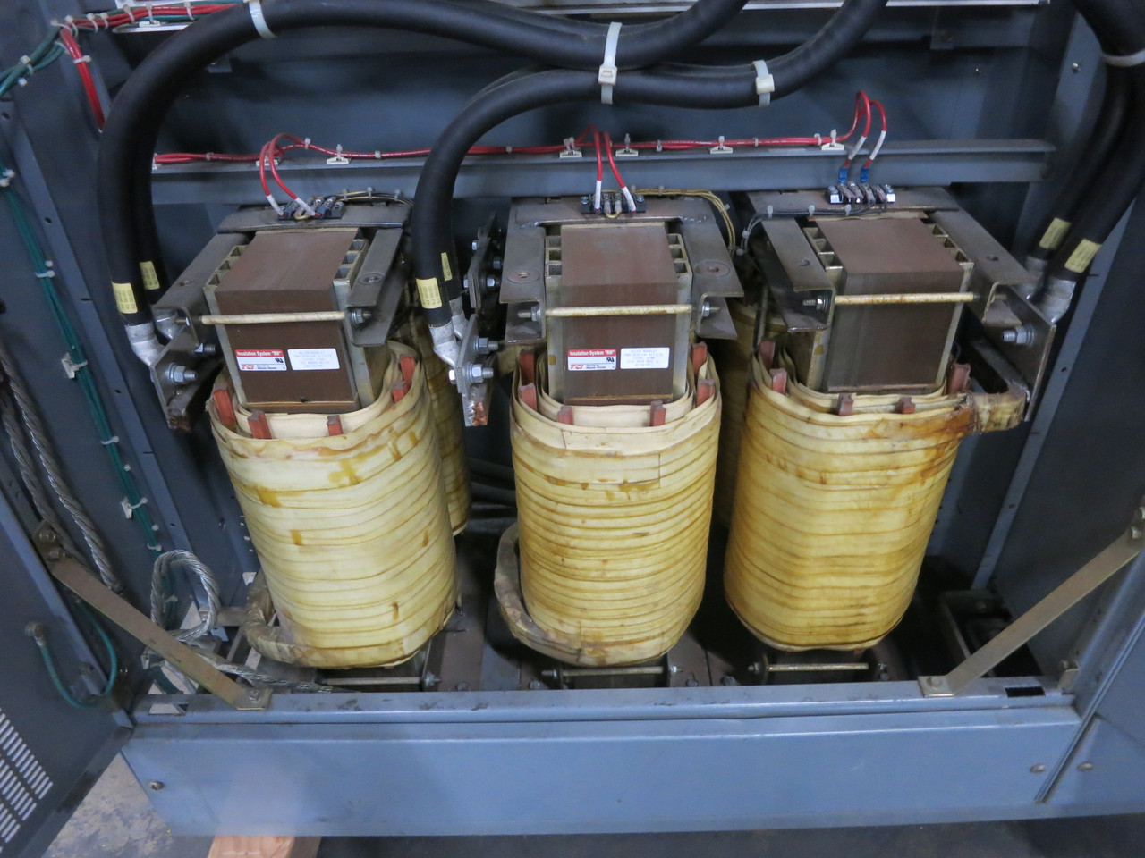Allen Bradley 2364FA-MNB Regenerative DC Bus Supply Unit RGU Drive 524 kW 460 In (DW8945-1)