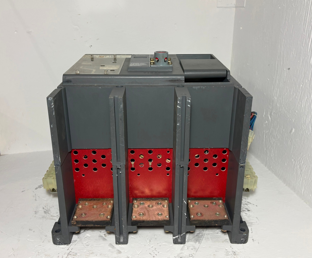 Westinghouse SPBSR321F51 SPB 65 2000A LI Circuit Breaker UVR EO 2000 Amp SPB65 (EM6048-1)