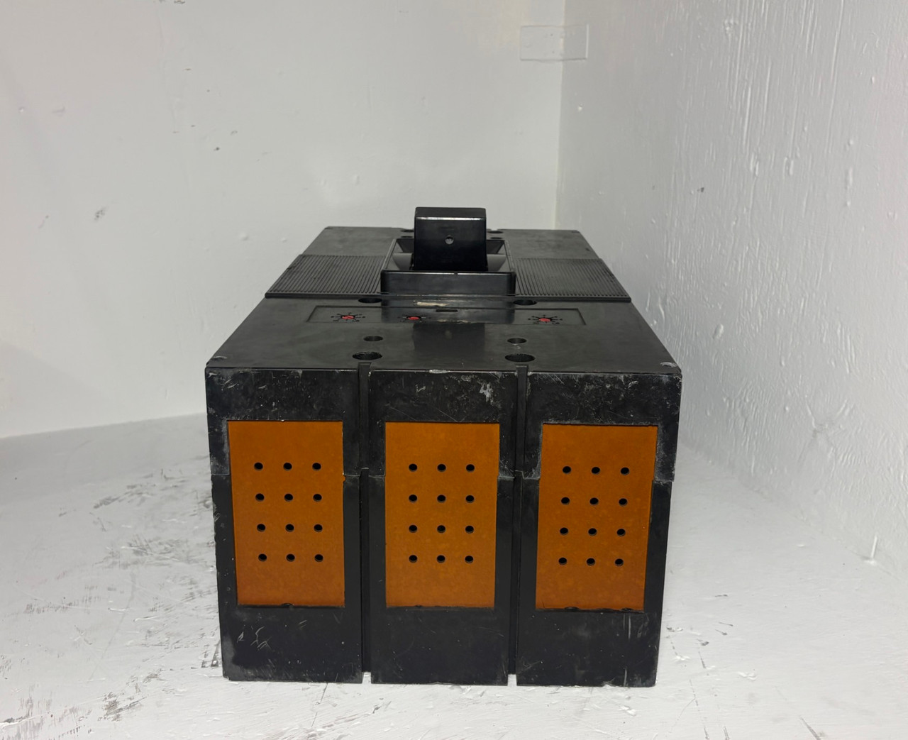 FPE Federal Pacific NP632000 2000 Amp Breaker w/ 1800 A Trip NP632180 NP031180 (EM6050-1)