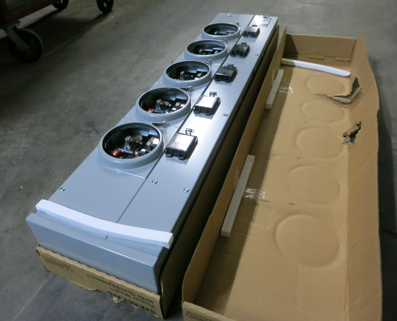 NEW Siemens WMM52125RJ 5 Socket Power Mod Meter Stack 1200A Bus 125A Branch (DW8964-8)
