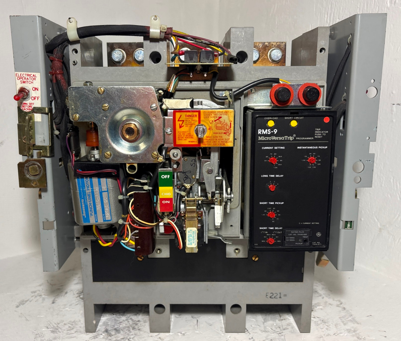 3rd Image of EM6053