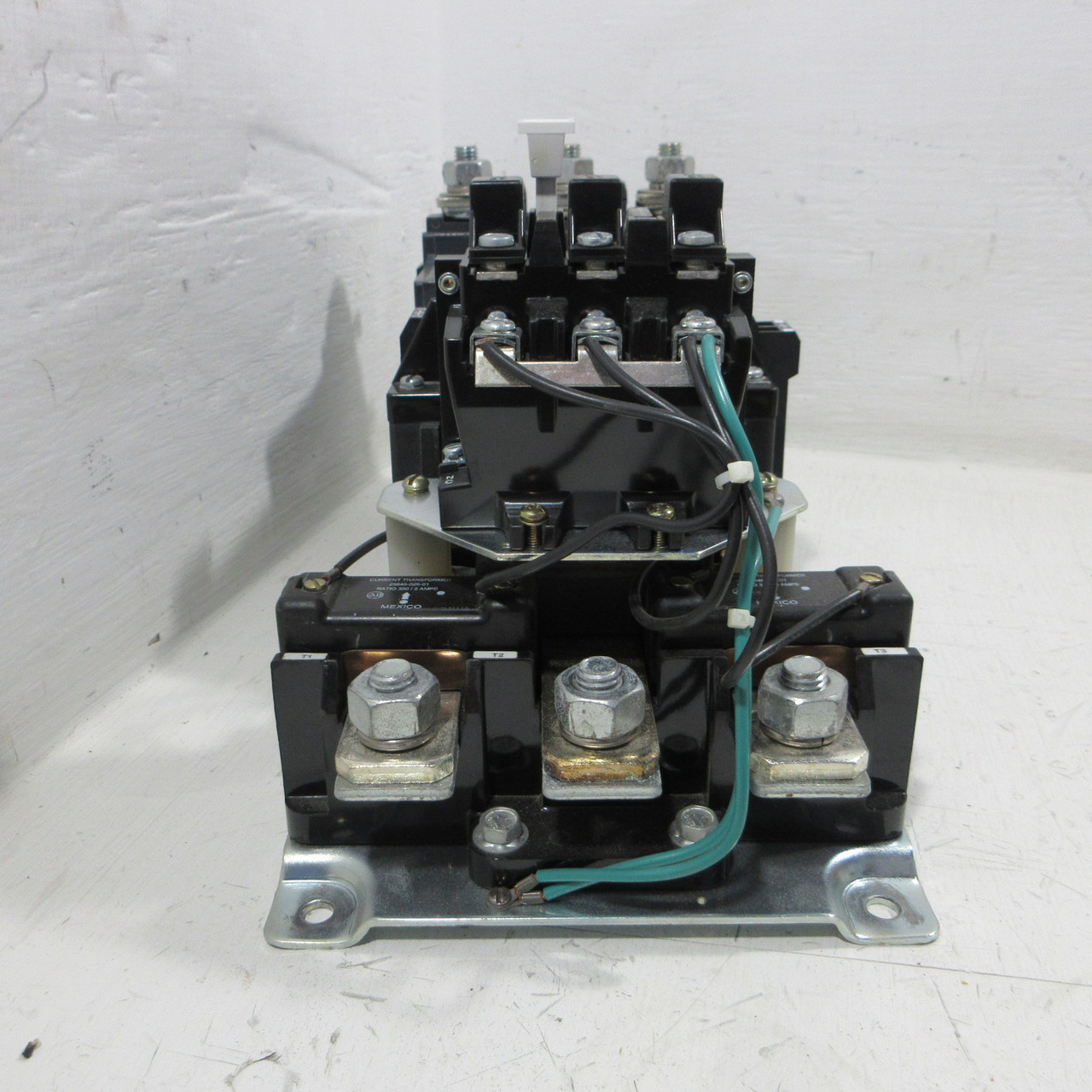 Allen Bradley 509-FOD NEMA Size 5 Starter Ser L 120V Coil AF236 200HP 509-F0D (AH1883-1)
