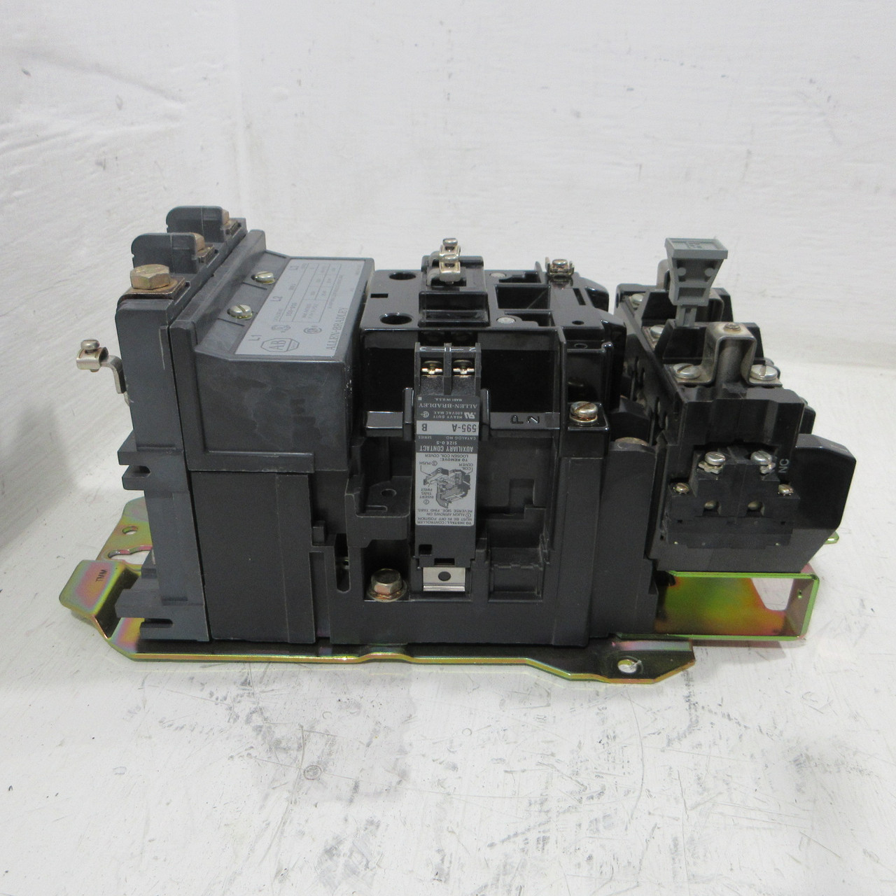 Allen Bradley 509-DOD NEMA Size 3 Starter Ser A 120V Coil CD236 50HP 509-D0D (AH1887-1)