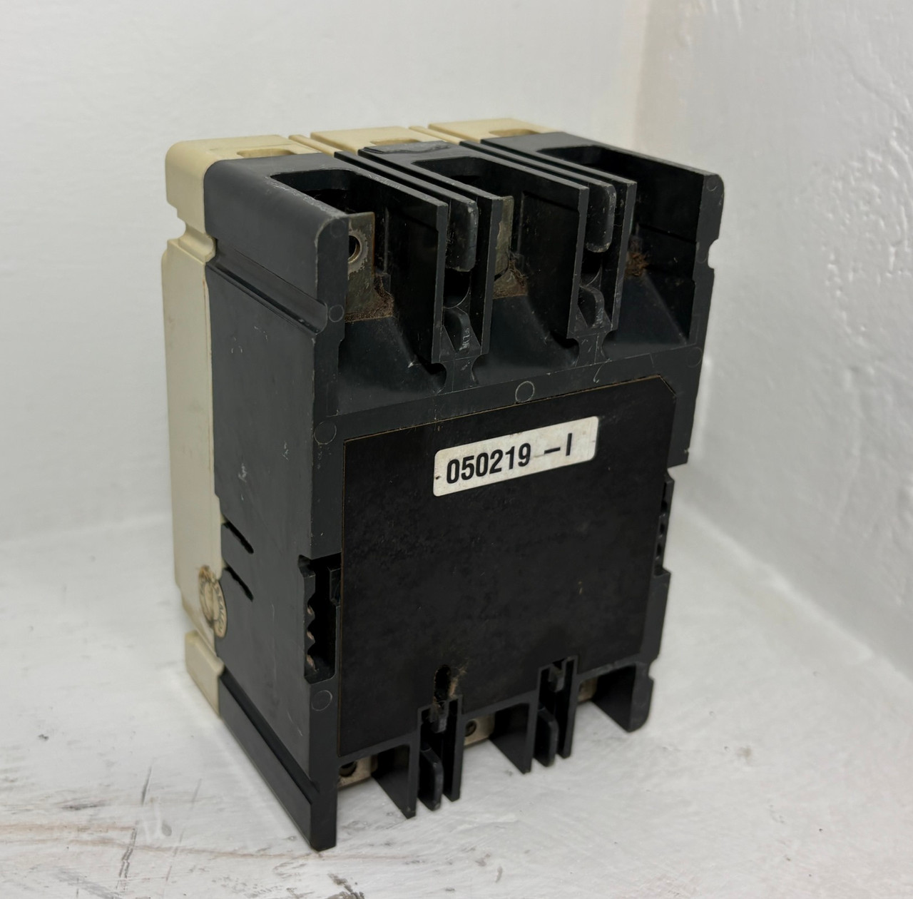 3rd Image of EM6056