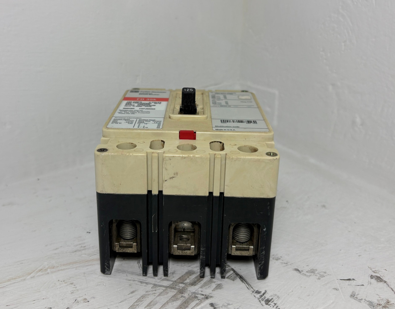 Cutler-Hammer FD3125L 125A Circuit Breaker Glossy Red FD 35k 600V FD3125 125 Amp (EM6056-1)
