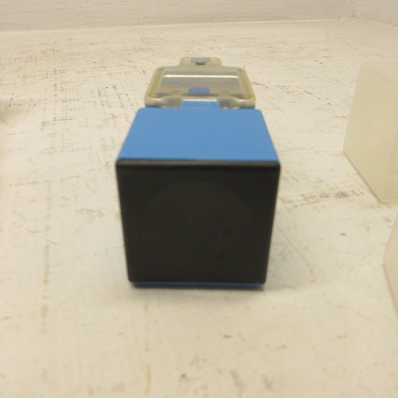 NEW Allen Bradley 872L-A20E40-T2 Ser A Inductive Proximity Sensor 20-250VAC NIB (AH1901-2)
