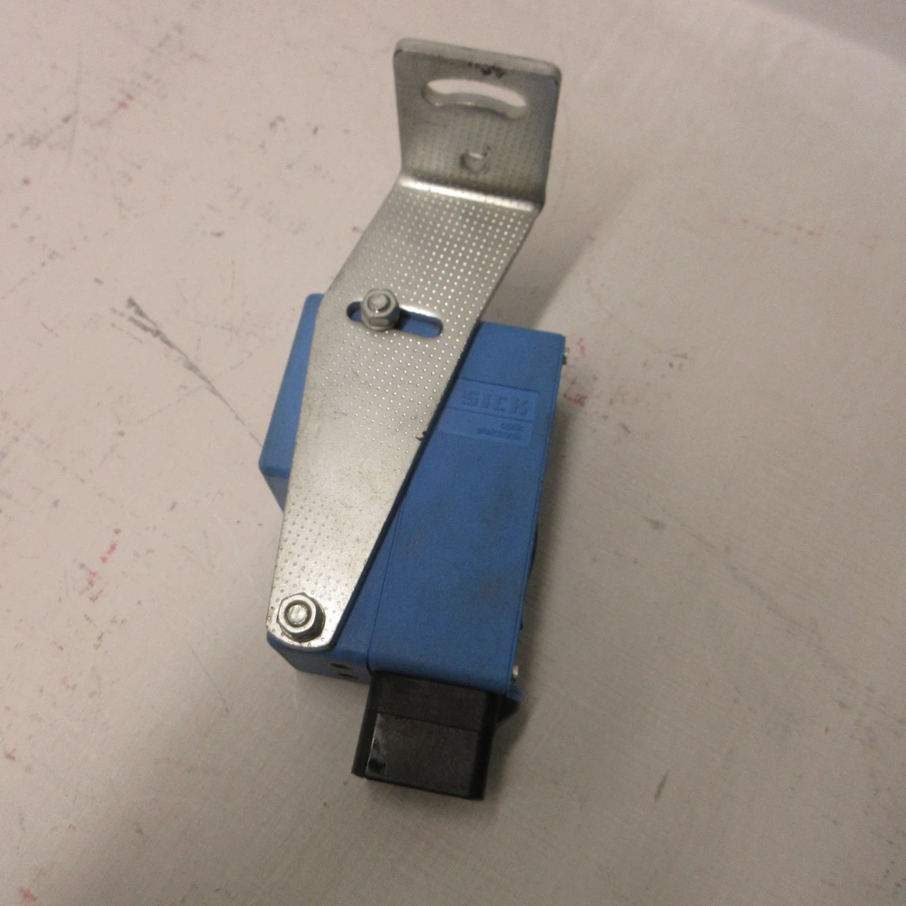 SICK WL36-B730 Photoelectric Sensor 7 Pin 10...30VDC 0-23M Range (missing back) (AH1898-1)