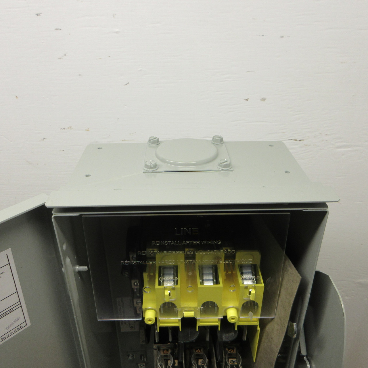 NEW Eaton DH322NRK 60A 240V Fusible Disconnect Switch Type 3R 4W S/N 60 Amp NIB (AH1913-29)
